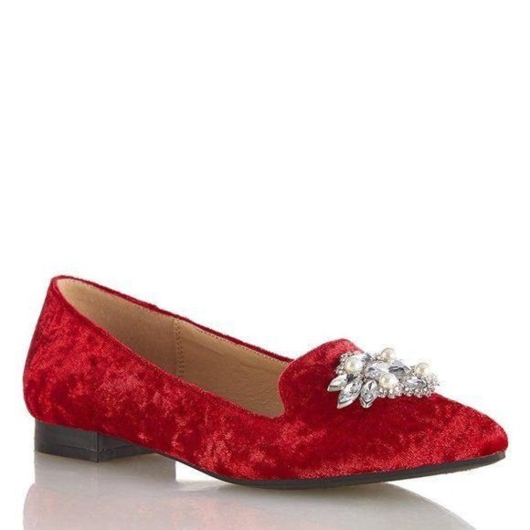 Elegant Red Velvet Loafers with Embellishments - Picture 1 of 16